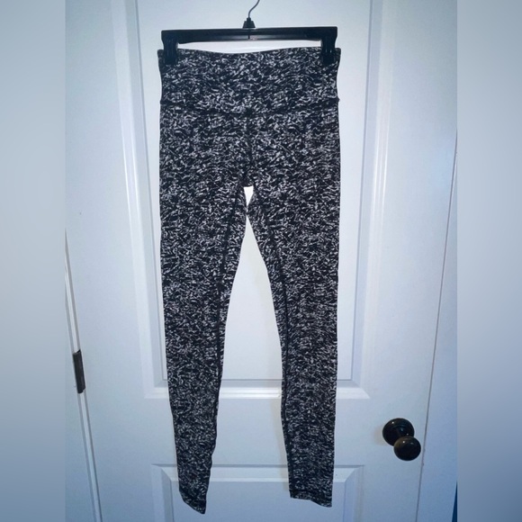Lulu lemon leggings - Picture 2 of 3
